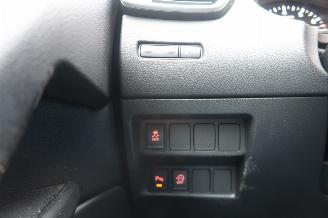 Nissan Qashqai 1.2 Premier Edition picture 17
