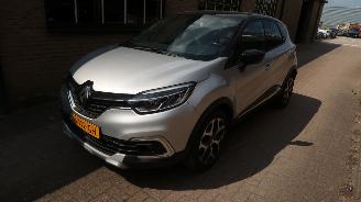Vaurioauto  passenger cars Renault Captur Renault Captur 1.3 TCe Intens 2019/3