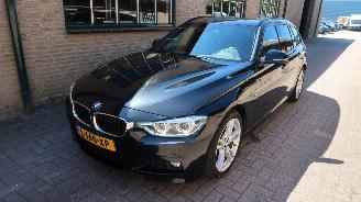 Voiture accidenté BMW 3-serie BMW 3-serie Touring 320i Edition M Sport Shadow High Executive 2018/4