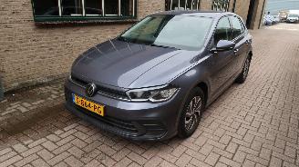 uszkodzony samochody osobowe Volkswagen Polo Volkswagen Polo 1.0 TSI Life 2023/4