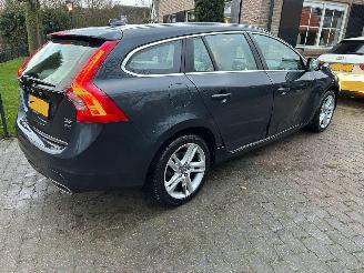 Volvo V-60 2.4 D6 AWD Plug-In Hybrid Summum picture 10