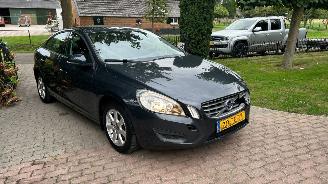 uszkodzony samochody osobowe Volvo S-60 1.6 T3 Business 2012/1
