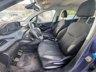 Peugeot 208 1.2 VTI   ( INRUIL VERKREGEN ) picture 5