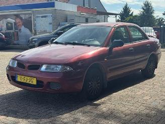 krockskadad bil auto Mitsubishi Carisma 1.6 GL ROYAL CLASS ( INRUIL VERKREGEN! ) 2000/3