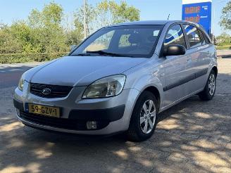 krockskadad bil auto Kia Rio 1.4 X-pect. AIRCO | 5 DEURS | INRUIL VERKREGEN. 2009/3