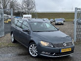 Voiture accidenté Volkswagen Passat 1.4 TSI Highline edition bluemotion 2013/6