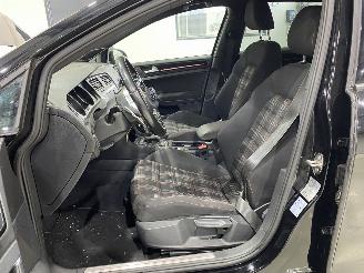 Volkswagen Golf GTI DSG picture 10