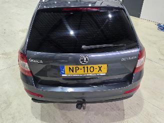 Skoda Octavia 1.6 TDI Greentech PANO picture 16