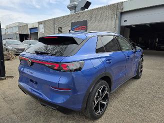 Voiture accidenté Volkswagen T-Roc R-Line 1.5eTSI Head-Up IQ-Light SurroundView Virtual Keyless Sfeerverl. Acc Stuurverw. Drive-Mode 110KW/150PK 2025/11