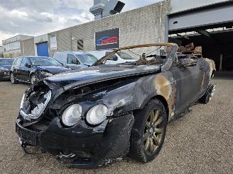 Voiture accidenté Bentley Continental GTC 6.0 W12 Cabrio 412KW / 560PK 2009/12