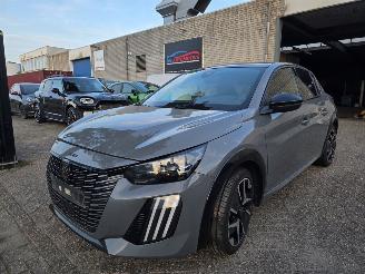 krockskadad bil auto Peugeot 208 GT Automaat Pano Led Keyless Camera Navi Drive-Mode Leder Sfeerverl. 74KW/101PK 2024/6