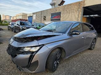 Damaged car Peugeot 308 Allure Automaat Virtual Keyless Camera Navi Led 96KW/131PK 2023/12
