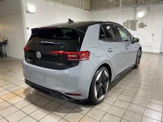 Damaged car Volkswagen ID.3 GTX 210 kW HUD/360/H&K/NAVI 2025/6