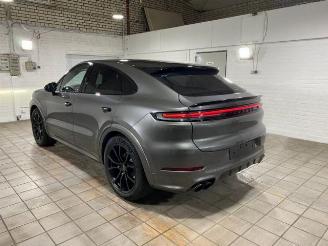 krockskadad bil auto Porsche Cayenne GTS Coupe PANO/CHRONO/HUD/360/NAVI 2025/6