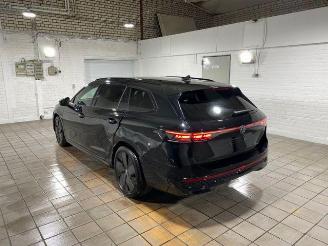 Unfallwagen Volkswagen Passat Variant 1.5 TSI e-Hybrid R-Line HUD/360 2025/10