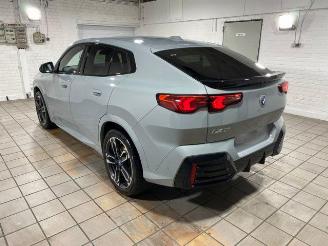 Unfallwagen BMW iX2 eDrive20 M Sport KAM 2025/8