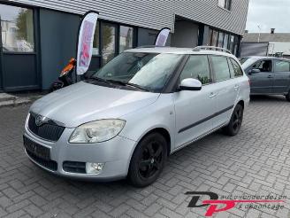 demontáž osobní automobily Skoda Fabia Fabia II Combi, Combi 5-drs, 2007 / 2015 1.4i 16V 2008/10