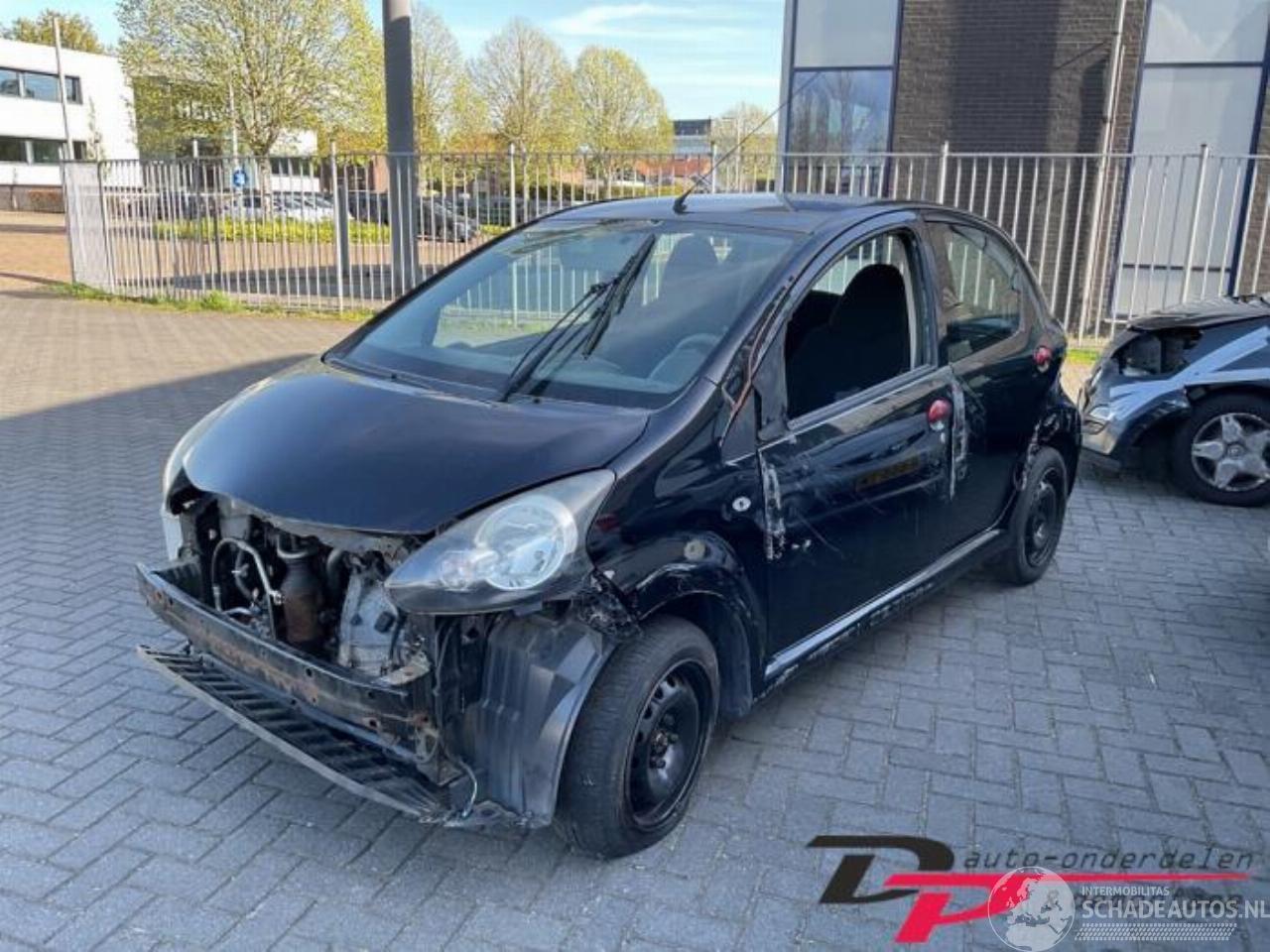 Toyota Aygo Aygo (B10), Hatchback, 2005 / 2014 1.0 12V VVT-i