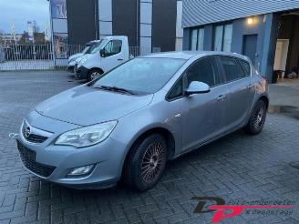 Sloopauto Opel Astra Astra J (PC6/PD6/PE6/PF6), Hatchback 5-drs, 2009 / 2015 1.4 16V ecoFLEX 2011/11