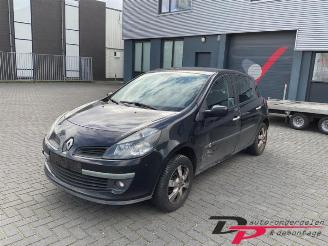 demontáž osobní automobily Renault Clio Clio III (BR/CR), Hatchback, 2005 / 2014 1.6 16V 2007/7