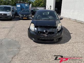 Toyota Yaris Yaris II (P9), Hatchback, 2005 / 2014 1.3 16V VVT-i picture 2