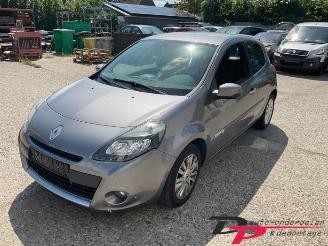 Uttjänta bilar auto Renault Clio Clio III (BR/CR), Hatchback, 2005 / 2014 1.2 16V TCe 100 2010/7
