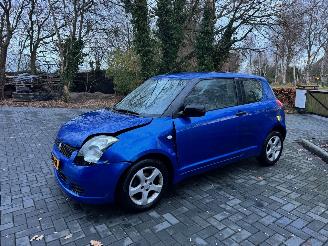 Suzuki Swift 1.3 GLS picture 14