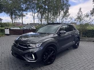 damaged passenger cars Volkswagen T-Roc Volkswagen T-Roc 1.5 TSI DSG R-Line PANO AHK Camera IQ Lights VOL!! 2026/2