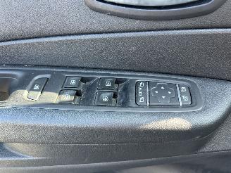 Renault Captur  picture 12