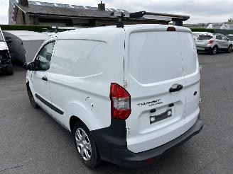Ford Transit Courier Van  picture 4
