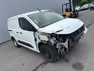 krockskadad bil bedrijf Peugeot Partner  2018/11