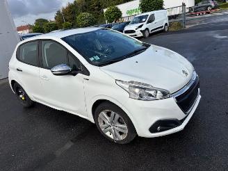 Voiture accidenté Peugeot 208  2016/4