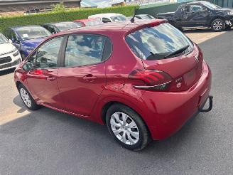 Damaged car Peugeot 208  2017/7