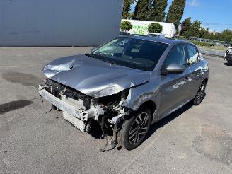 Peugeot 208  picture 8