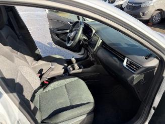 Renault Clio  picture 9