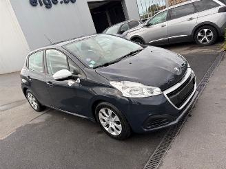 Damaged car Peugeot 208  2018/12