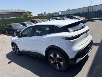 krockskadad bil auto Renault Mégane E TECH ELECTR 40KWH 2024/4