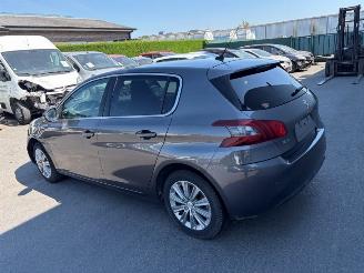 uszkodzony samochody osobowe Peugeot 308  2018/4