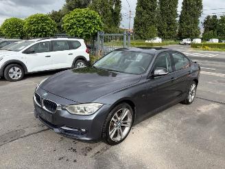 Unfallwagen BMW 3-serie AUTOMAAT 2012/11