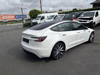 Damaged car Tesla Model 3 60kwh 2023/11