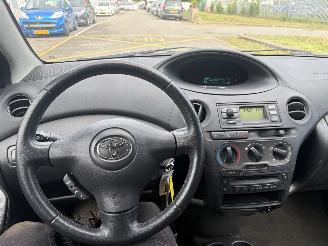 Toyota Yaris 1.0 VVT-i S-Line MMT AUTOMAAT picture 10