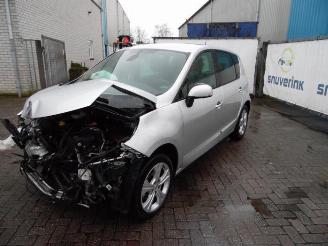Vrakbiler auto Renault Scenic Scenic III (JZ), MPV, 2009 / 2016 1.5 dCi 110 2010/9