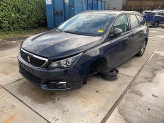 Auto da rottamare Peugeot 308 308 SW (L4/L9/LC/LJ/LR), Combi 5-drs, 2014 / 2021 1.5 BlueHDi 130 2019/1