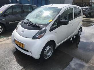 Vrakbiler auto Peugeot iOn iOn, Hatchback 5-drs, 2010 iOn 2011/5