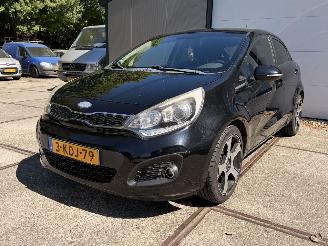 damaged passenger cars Kia Rio 1.2 CVVT Super Pack NAP RIJDBAAR! 2013/1