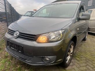 Vaurioauto  passenger cars Volkswagen Caddy Combi  2011/7