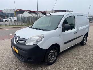 damaged commercial vehicles Renault Kangoo 1.5 dCi 75 Energy Comfort EURO6, NAVI, Airco 2017/4
