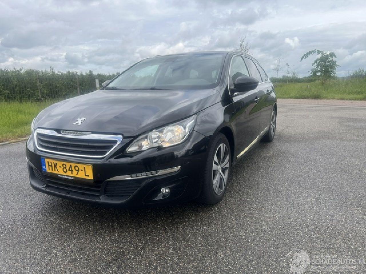 Peugeot 308 1.2 PureTech Blue Lease Executive PANORAMADAK