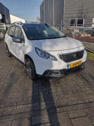 Auto incidentate Peugeot 2008 1.2 Style Panodak Ac Cruise Mooie auto weing schade! 2018/1