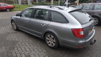 Skoda Superb 1.6 Tdi nette auto geen schade koppeling versleten picture 4